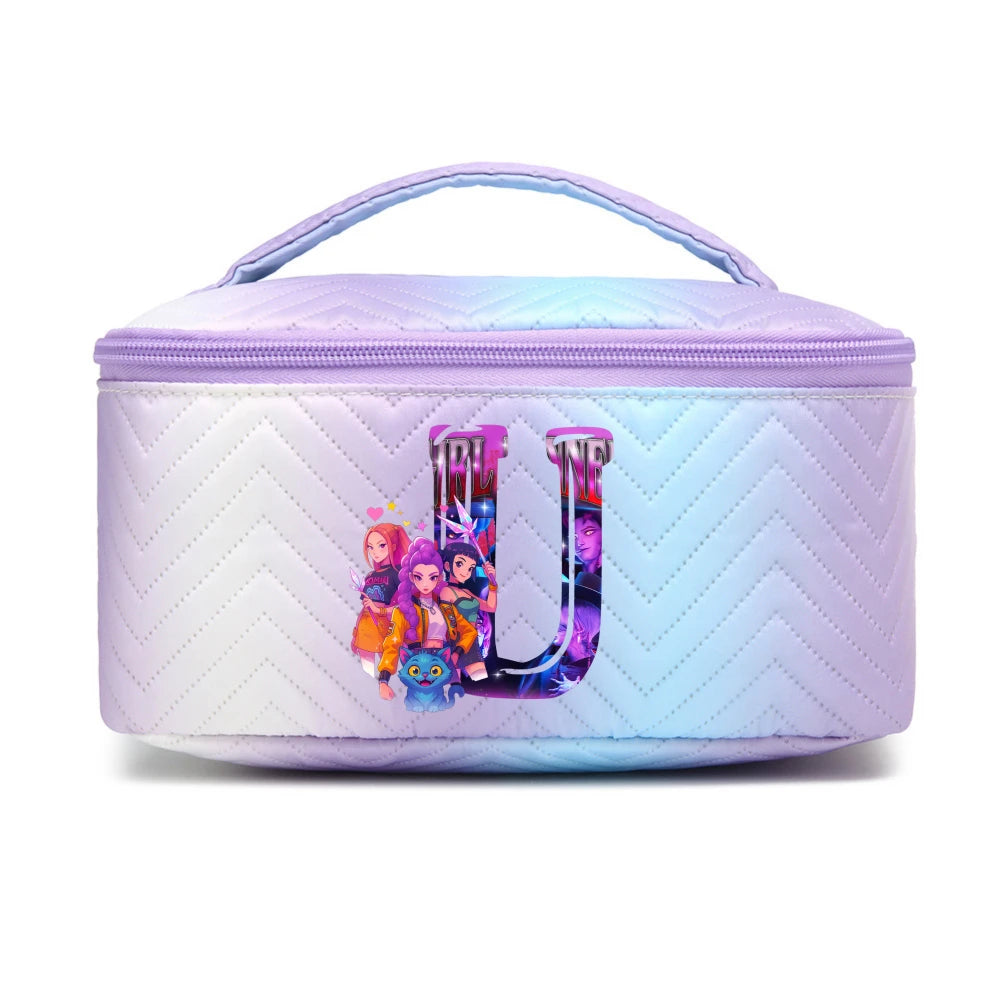 Trousse de Voyage Huntrix – Lettre Personnalisée A à Z 21 Trousse de Voyage Huntrix – Lettre U